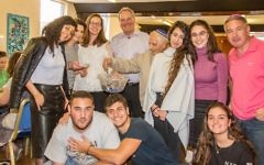 More than 100 volunteers at Stanmore and Canons Park Synagogue came together to count 200,000 buttons for B's Buttons More than 100 volunteers at Stanmore and Canons Park Synagogue came together to count 200,000 buttons for B's Buttons