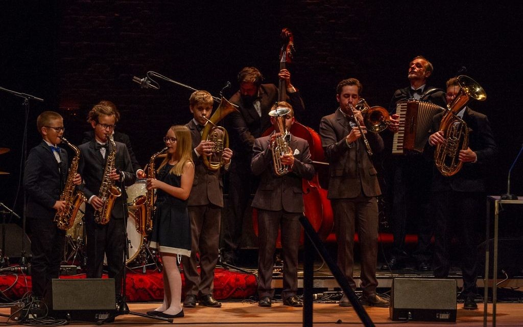 Perfromance by the Klezmer Band, part of laureate Borderland's Cultural Centre