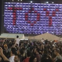 Tel Aviv celebrates Netta's win by lighting up the municipality building with Toy!