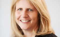 Dr Bev Jacobson
