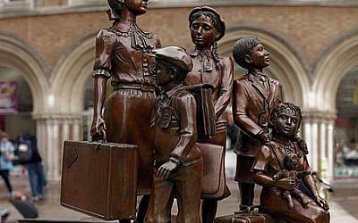 Kindertransport statue at Liverpool Street station