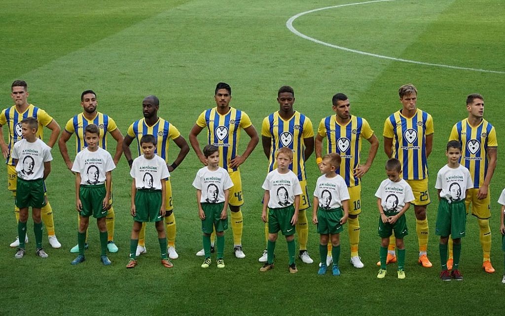 Ferencváros player paid tribute to István Tóth. Picture: World Jewish Congress