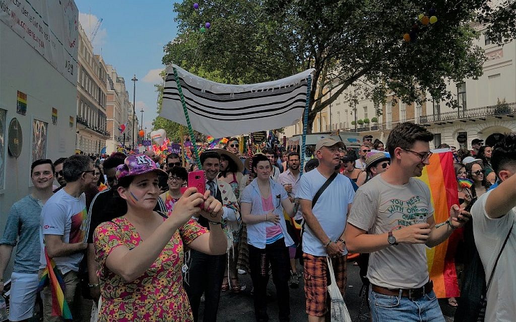 KeshetUK led the delegation of more than 150 people, which also included West London Synagogue, Gay Jews In London and Parents of Jewish Gays and Lesbians KeshetUK led the delegation of more than 150 people, which also included West London Synagogue, Gay Jews In London and Parents of Jewish Gays and Lesbians