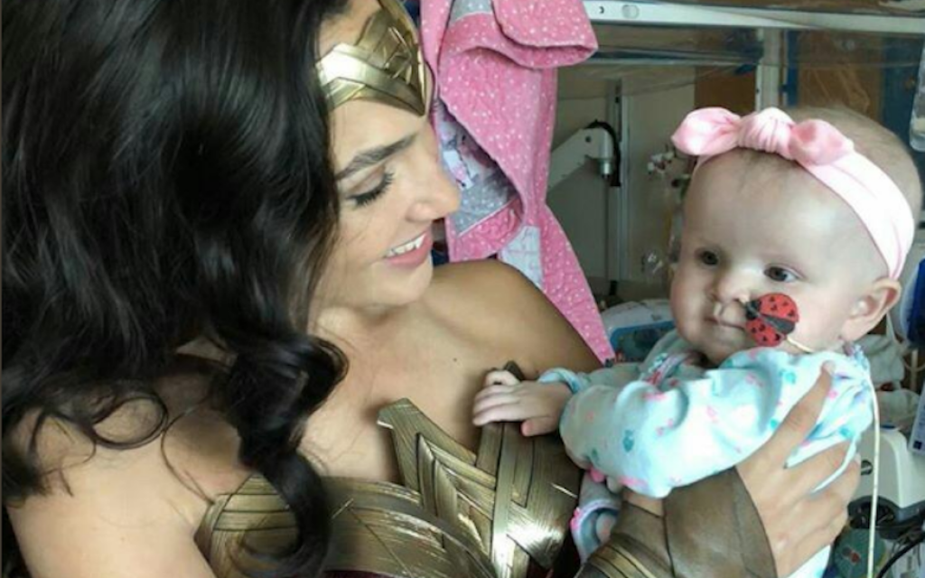 Israeli actress Gal Gadot at the children’s hospital in Virginia.