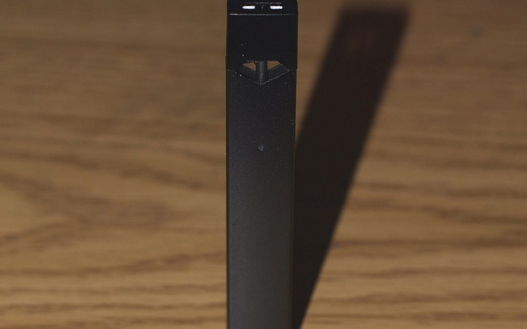 A Juul vapouriser