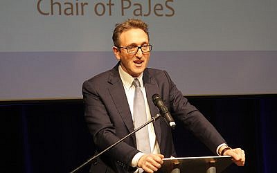 Jonathan Goldstein, former chair of the Jewish Leadership Council, speaking at an event for PaJeS in 2018