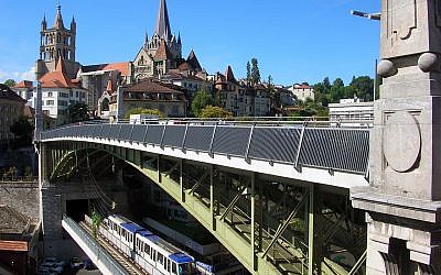 The Charles-Bessières bridge with a Lausanne Metro car.