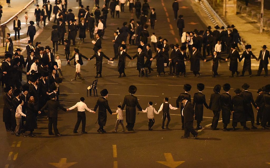 Thousands of Charedim protest against the construction work. Photo by: Reuven Kastro Thousands of Charedim protest against the construction work. Photo by: Reuven Kastro
