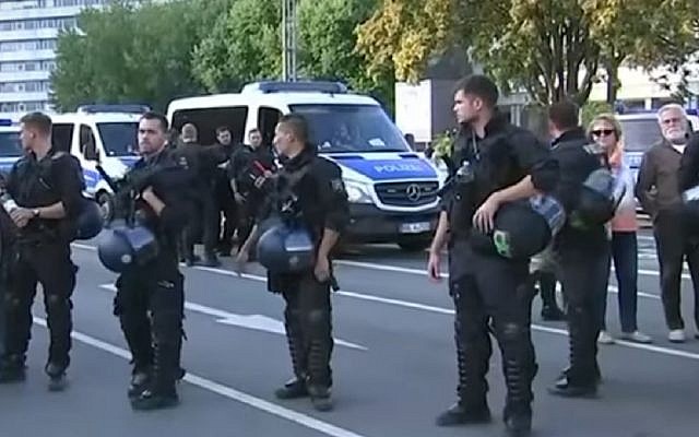 Police on guard as thousands of far-right demonstrators took part in a march in Chemnitz