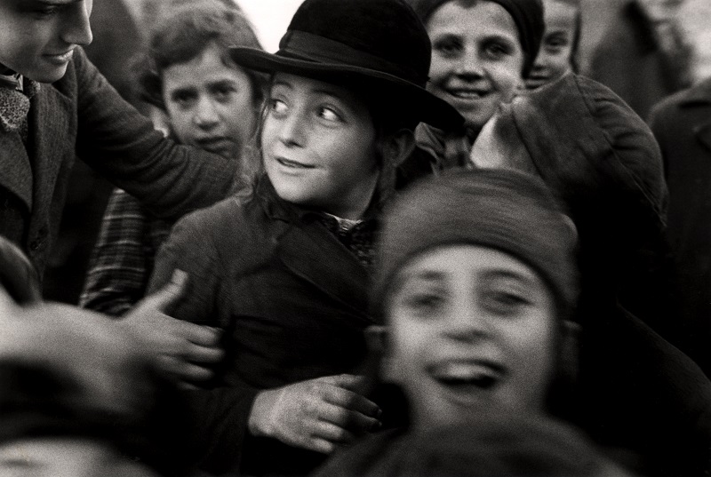 Jewish schoolchildren in Mukacevo, western Ukraine, circa 1935-38. Credit: Mara Vishniac Kohn