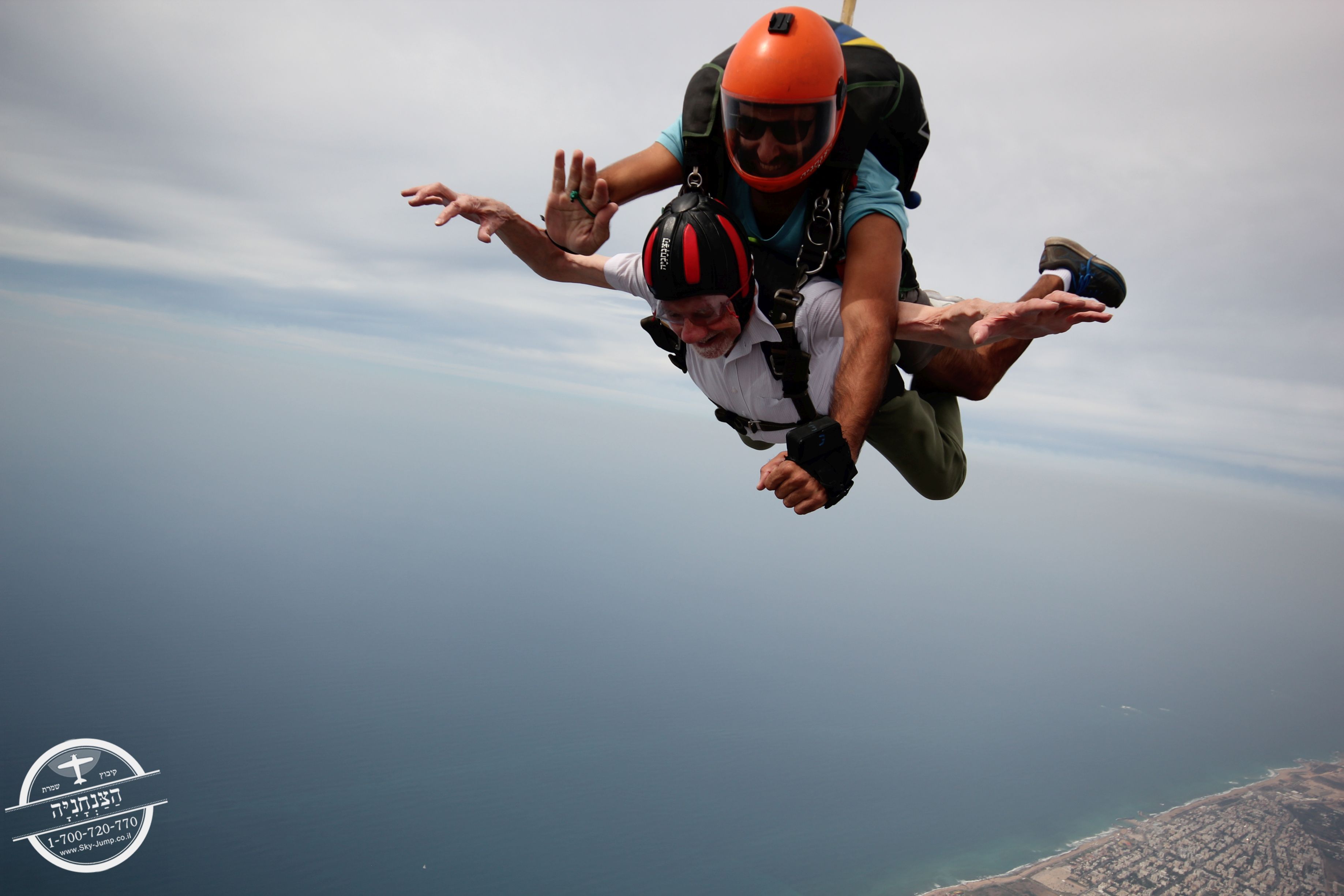 Walter Bingham skydives over northern Israel!