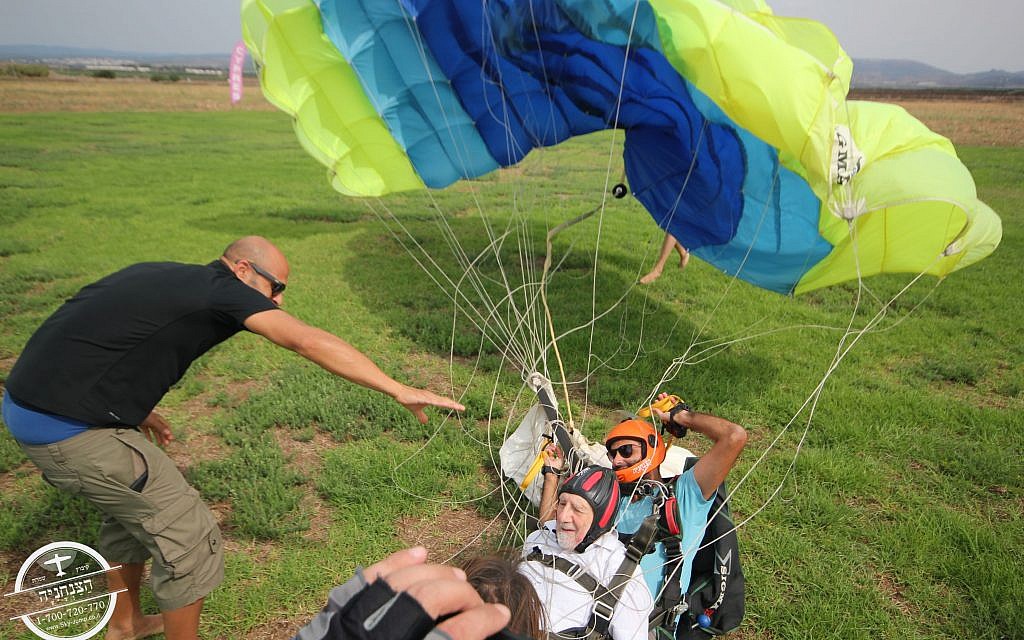 Walter Bingham concludes his skydives over northern Israel!