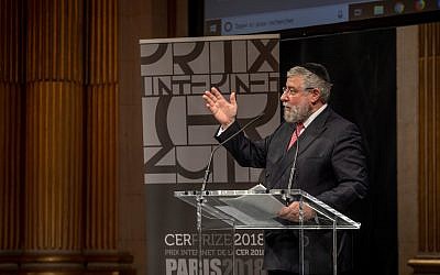 Rabbi Pinchas Goldschmidt speaking at a Conference of European Rabbis event. Credit: Eli Itkin.