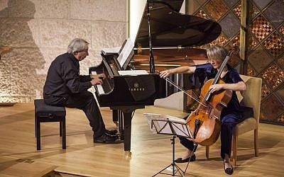 Cellist Friederike Fechner and pianist Mathias Husmann play