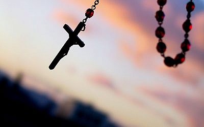 Catholic Rosary beads and a crucific. Source: Wikimedia Commons. Credit: Juni from Kyoto, Japan