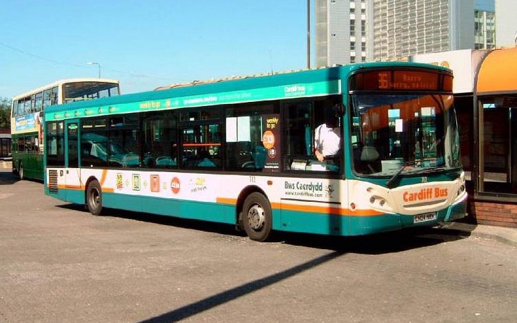 A Cardiff Bus en route to Barry. Credit Daniel Andrews via Wikimedia Commons