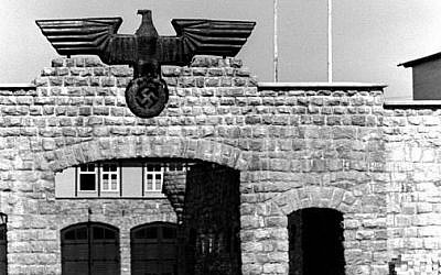 Gate to the garage yard in the Mauthausen concentration camp. Source: Wikimedia Commons. Credit: Bundesarchiv, Bild 192-334 / CC-BY-SA 3.0
