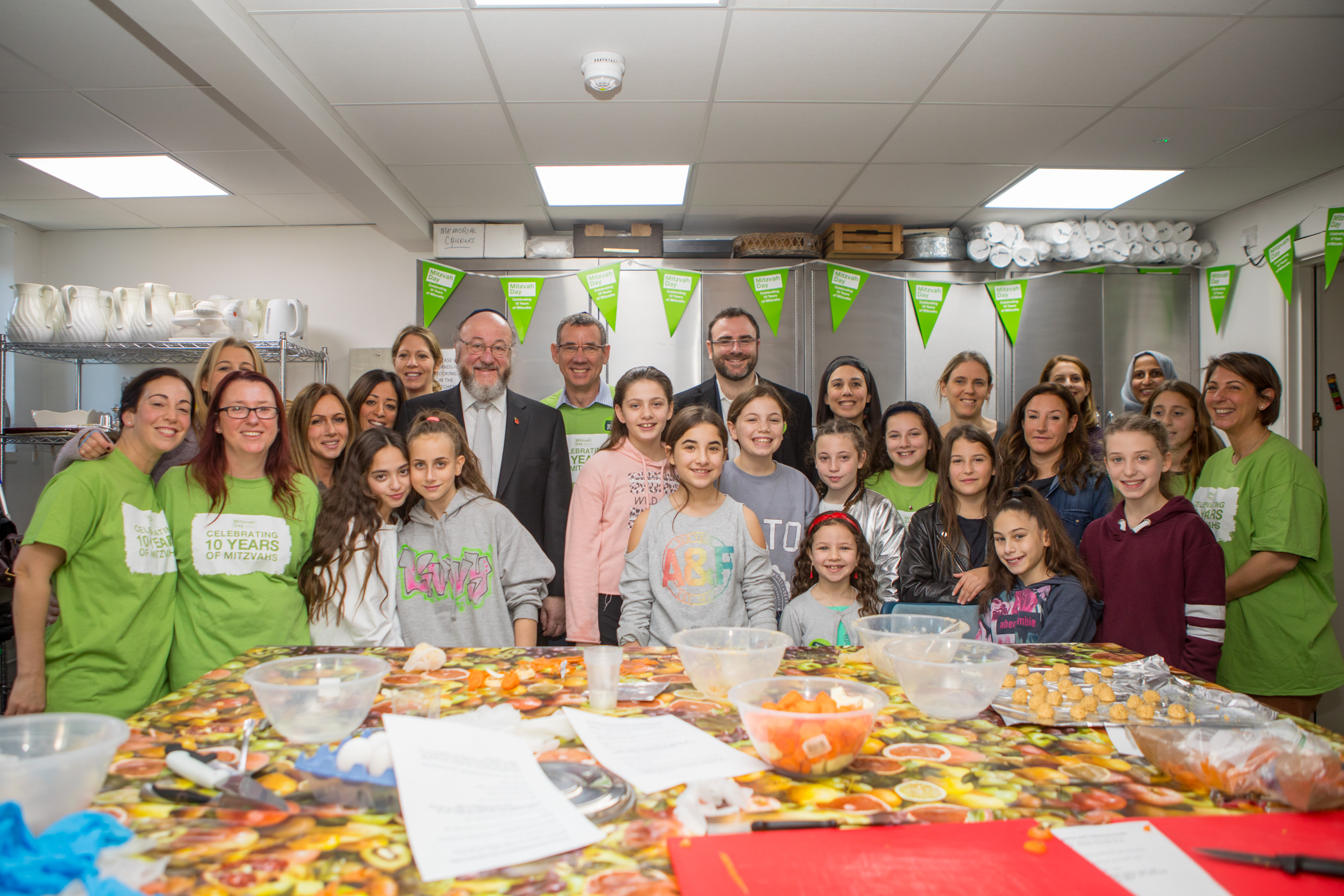 Chief Rabbi Ephraim Mirvis and Israeli Ambassador Mark Regev at the Radlett United Synagogue cook - photo by Michelle Becker