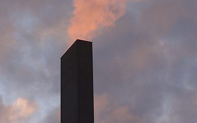 Chimney spewing out smoke. Source: Wikimedia Commons. Author: Martin Abegglen
https://www.flickr.com/photos/twicepix/6539553399/
