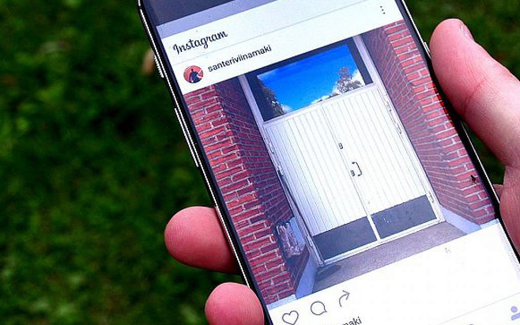 Instagram app on a smartphone. Credit: Wikimedia Commons - Santeri Viinamäki)