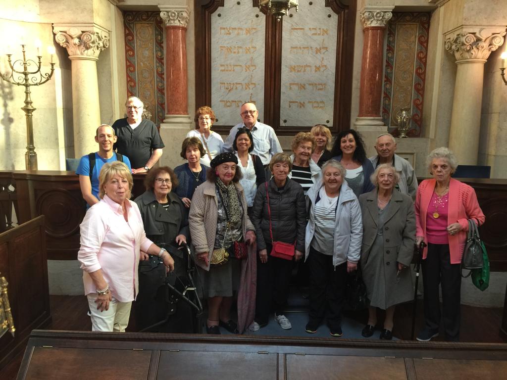 Visiting the Shaaré Tikvah Synagogue, Lisbon