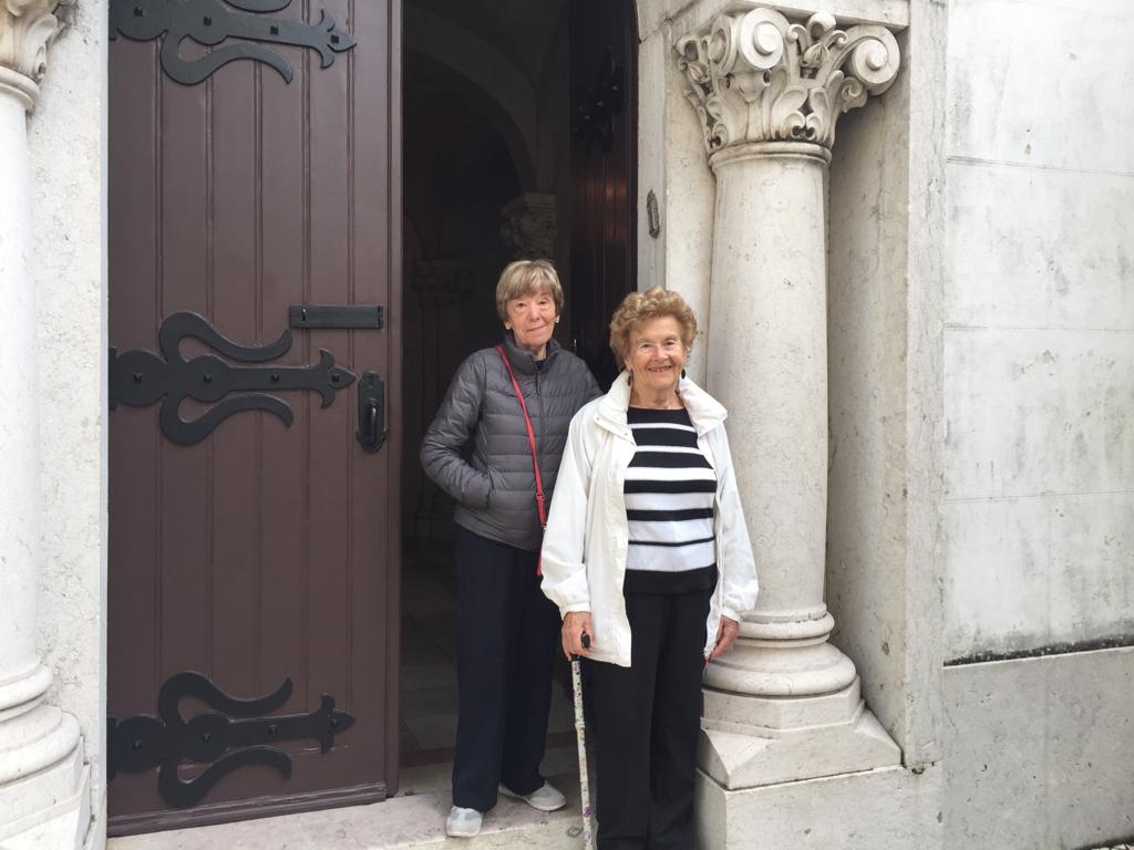 Visiting the Shaaré Tikvah Synagogue, Lisbon