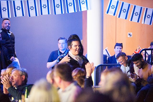 Netta performing for British Airways!