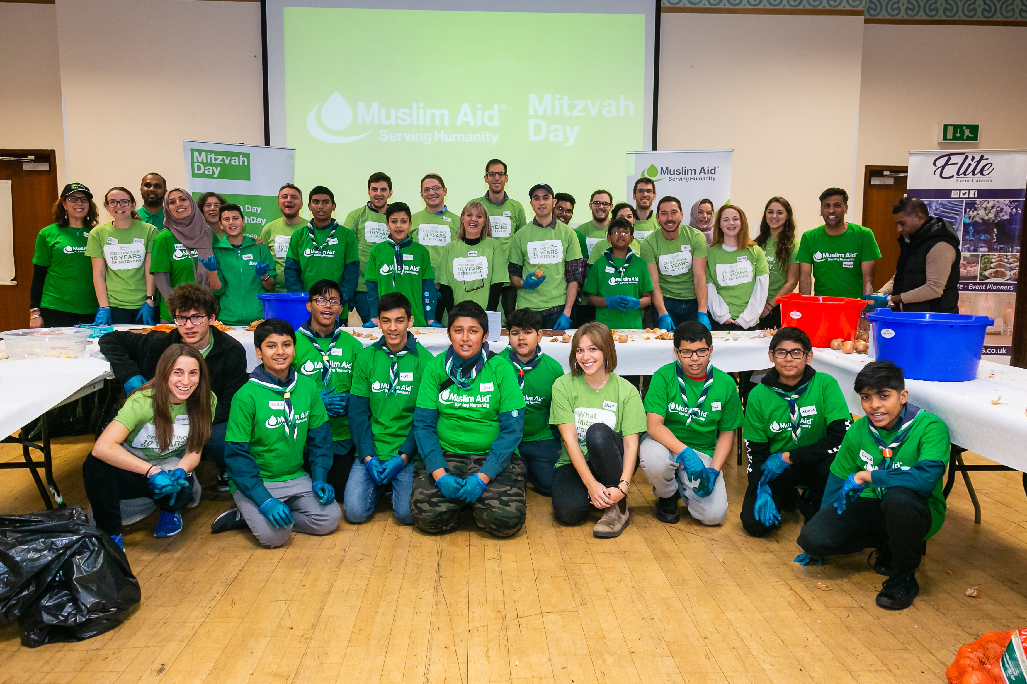 More than 1,000 portions of chicken soup were made at East London Mosque for Mitzvah Day 2018! Photo credit: Yakir Zur