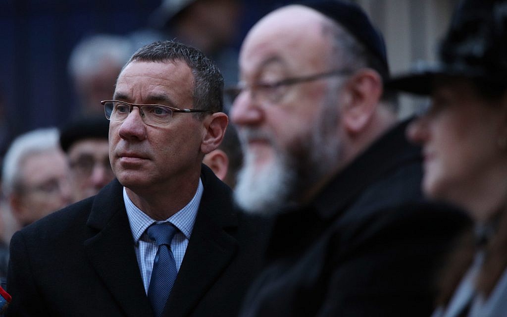 Israeli Ambassador Mark Regev and Chief Rabbi Ephraim Mirvis during a ceremony to mark 80th anniversary of first Kindertransport in Hope Square, London.  Photo credit: Yui Mok/PA Wire