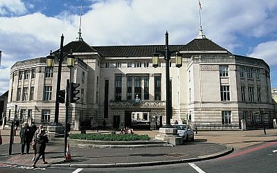 Wandsworth Town Hall. Source: WIkimedia Commons. Credit: Eugene Regis