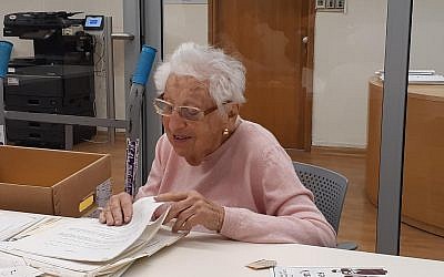 Alice Shalvi as she donated her archive to Israel's National Library. Credit Hanan Cohen National Library of Israel