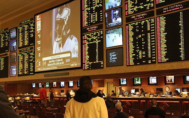 An odds boards at a race and sports book. Wikimedia Commons/Author: Baishampayan Ghose