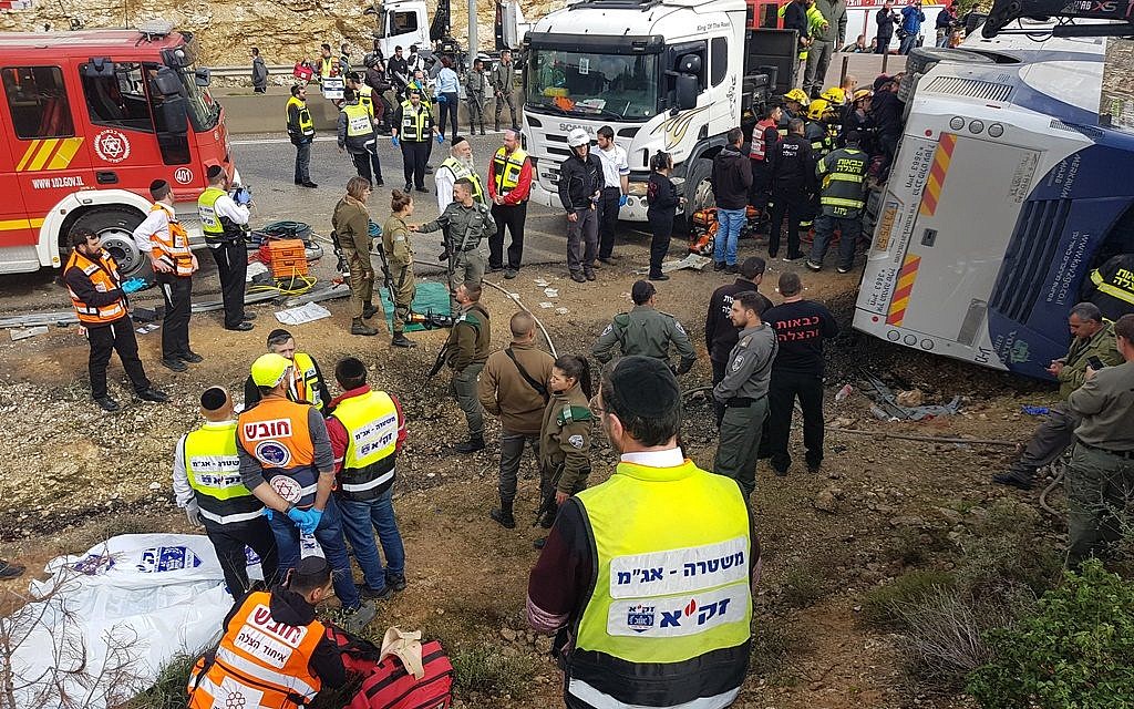 Emergency services attend the scene of the Route 443 crash (Photo credit: ZAKA/Natan Koenig) Emergency services attend the scene of the Route 443 crash (Photo credit: ZAKA/Natan Koenig)