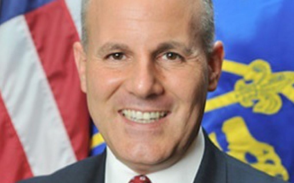 Elan Carr