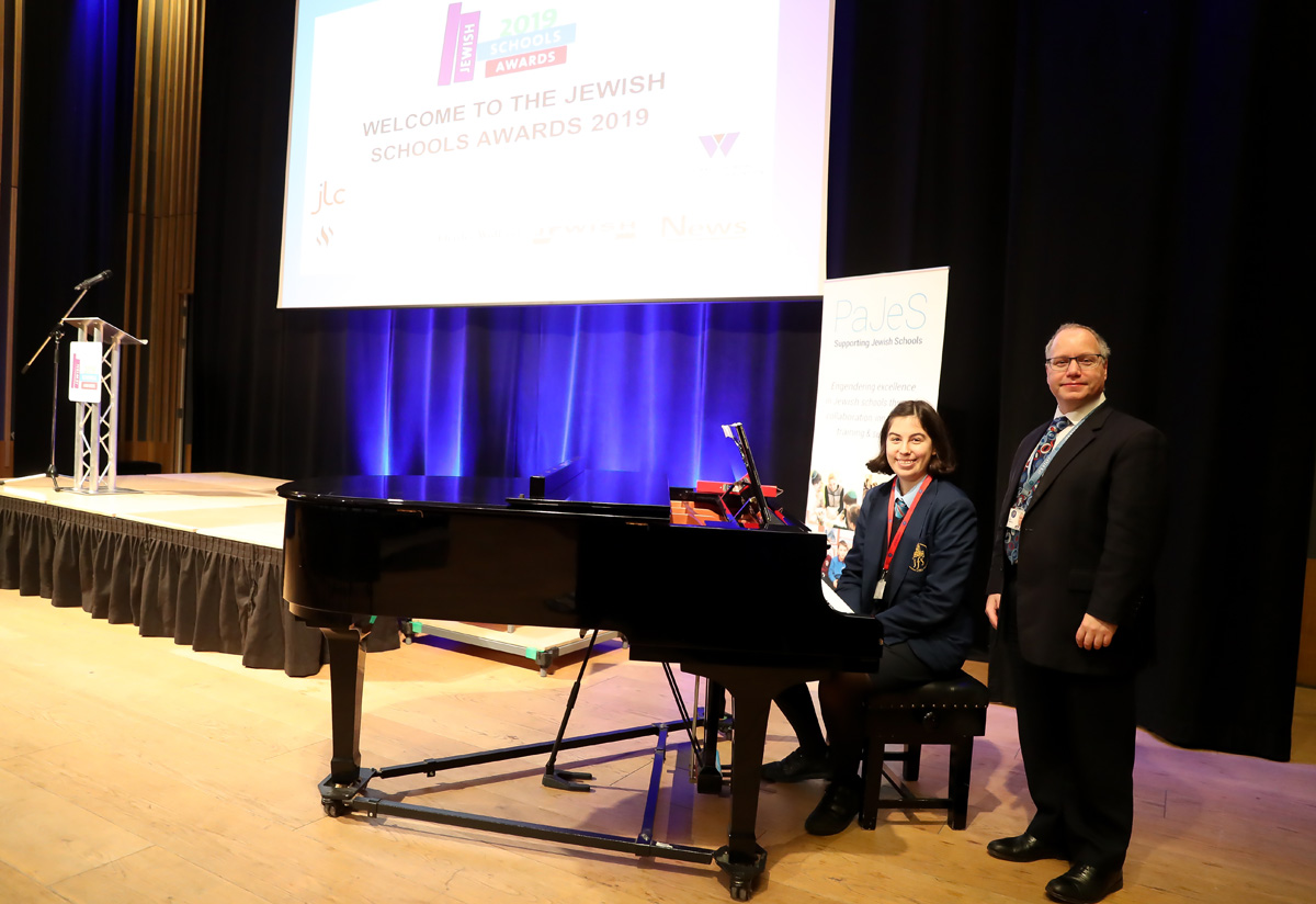JFS deputy head Simon Appleman with a student Leora Wilson at the Jewish Schools Awards (Marc Morris Photography)