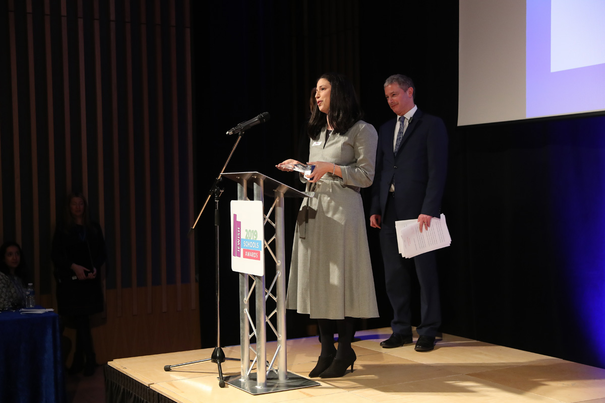 Dina Jacobson of Yavneh College presented with the prize for Facilitating Student Responsibility in secondary schools (Marc Morris Photography)