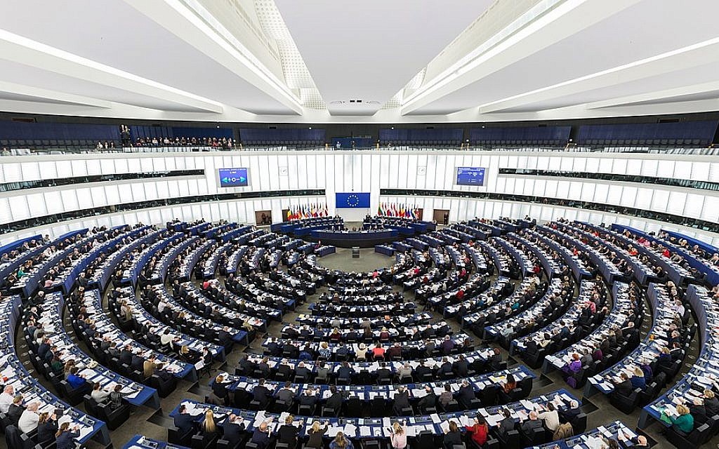 EU Parliament's hemicycle during a plenary session in Strasbourg. (Wikimedia/Photo by DAVID ILIFF. License: CC-BY-SA 3.0)