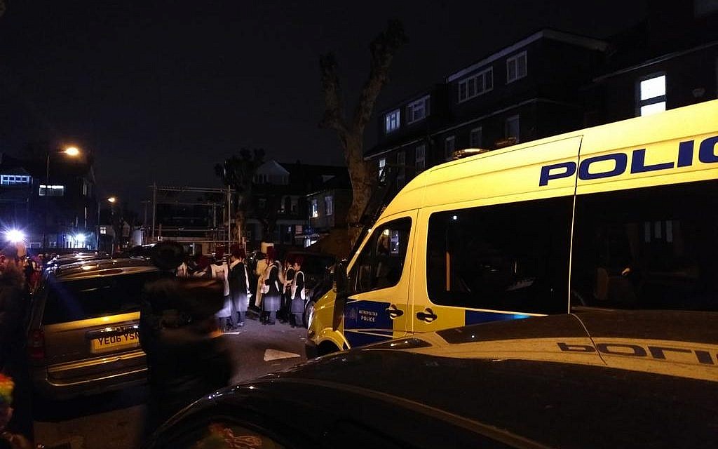 Police in Stamford Hill were forced to remove children from a truck which they said was dangerously overloaded
