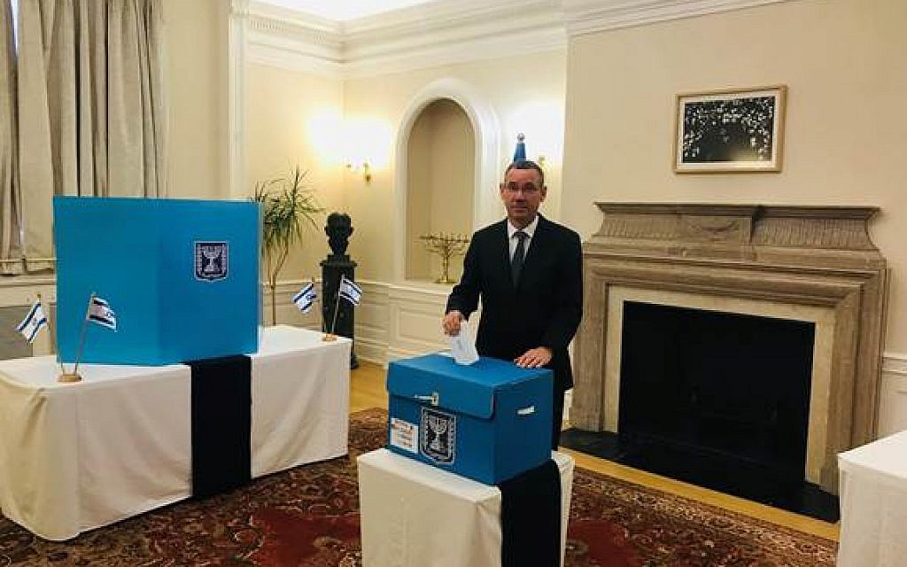 Ambassador Mark Regev casts his vote!