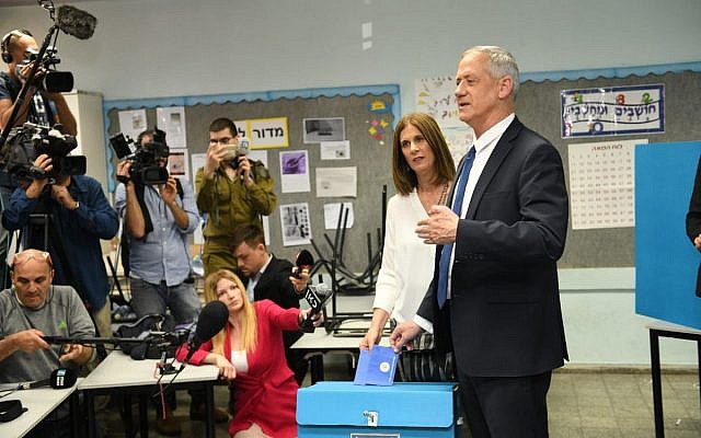 Benny Gantz votes in the election. 
(Credit: Sraya Diamant, Blue and White campaign)