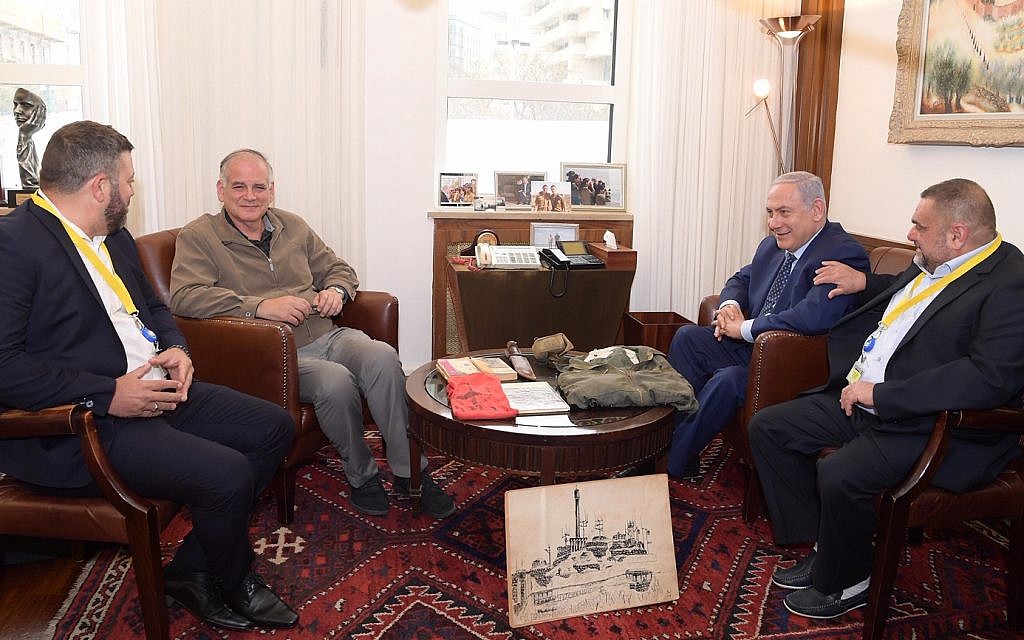 PM Benjamin Netanyahu with Dr Id Netanyahu 
(photo credit: Amos Ben-Gershom (GPO))