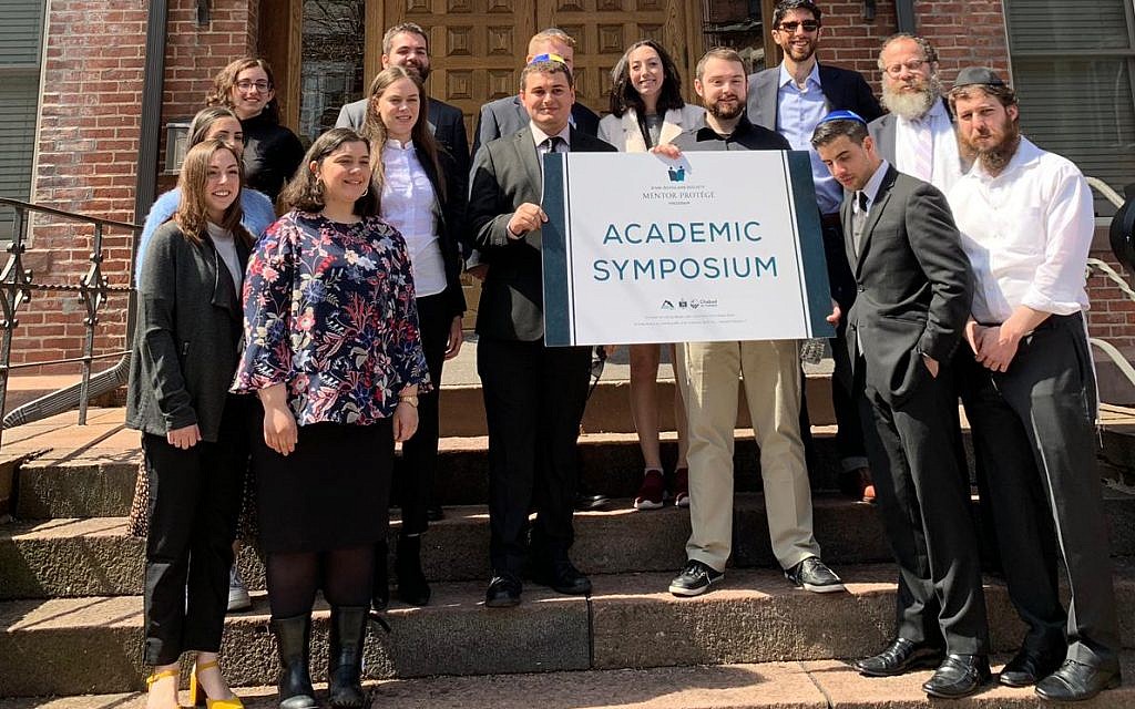 Radlett artist wins prestigious Jewish academic prize at Yale Jewish News