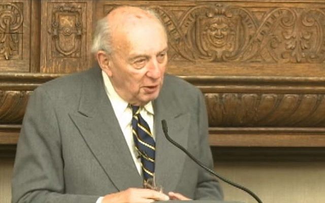 John Lukacs delivering a lecture at Eastern University in 2009 / YouTube