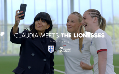 Claudia Winkleman takes a selfie as she meets the Lionesses!