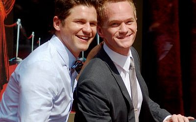 Neil Patrick Harris with his now-husband David Burtka at the Hollywood Walk of Fame on September 15, 2011 (Wikipedia/Angela George)
