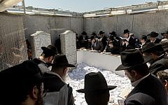 Thousands of Chabad Lubavitcher Jews, Hasidics, and visitors from around the world make the pilgrimage to the gravesite of the late Rebbe Menachem Mendel Schneerson for his 25th death anniversary.
Photographer: Mark Abramson/Chabad.org Thousands of Chabad Lubavitcher Jews, Hasidics, and visitors from around the world make the pilgrimage to the gravesite of the late Rebbe Menachem Mendel Schneerson for his 25th death anniversary.
Photographer: Mark Abramson/Chabad.org