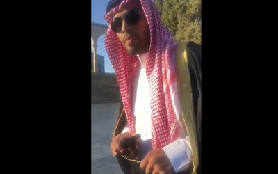 Mahmoud Saud being filmed, while verbally and physically attacked, during a visit to Temple Mount. (Screenshot from Twitter)