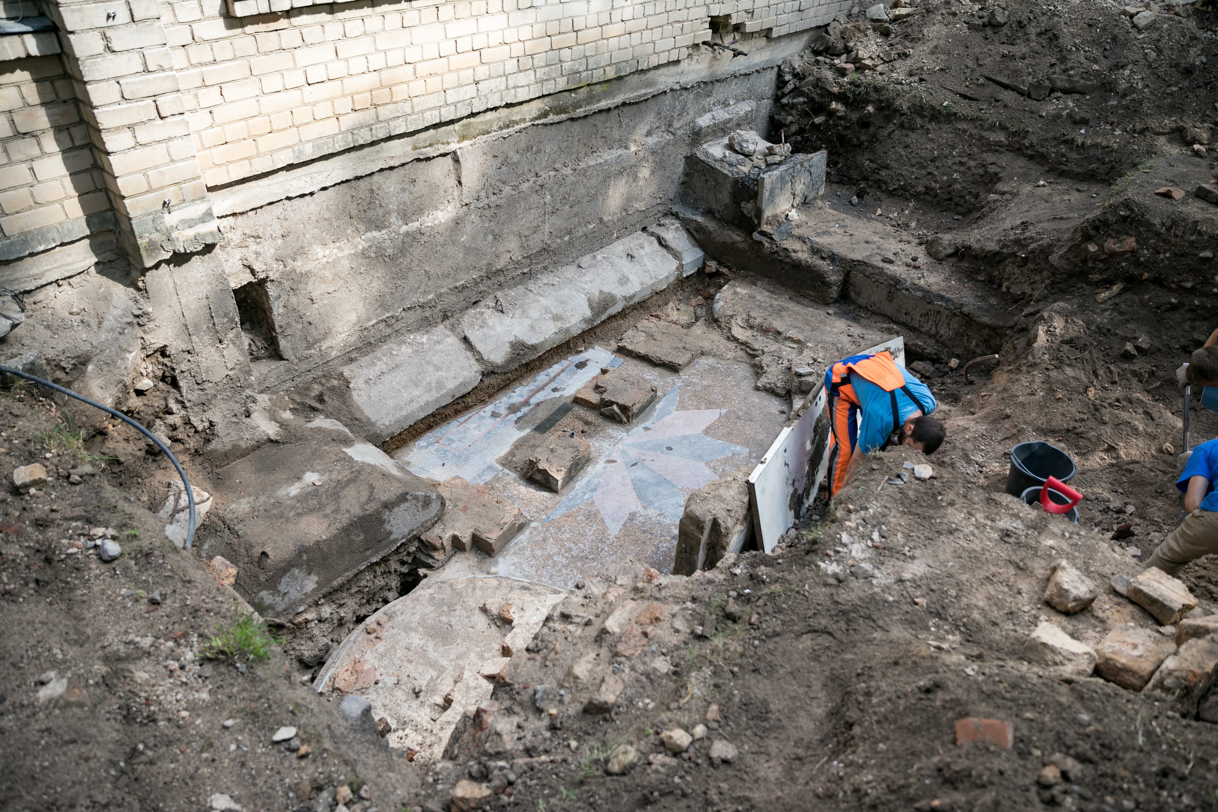 While excavating the premises of the Great Synagogue of Vilna in Vilnius Old Town, archaeologists have unveiled two out of four pillars that were surrounding the pulpit  (Credit: Vilnius City Municipality.)