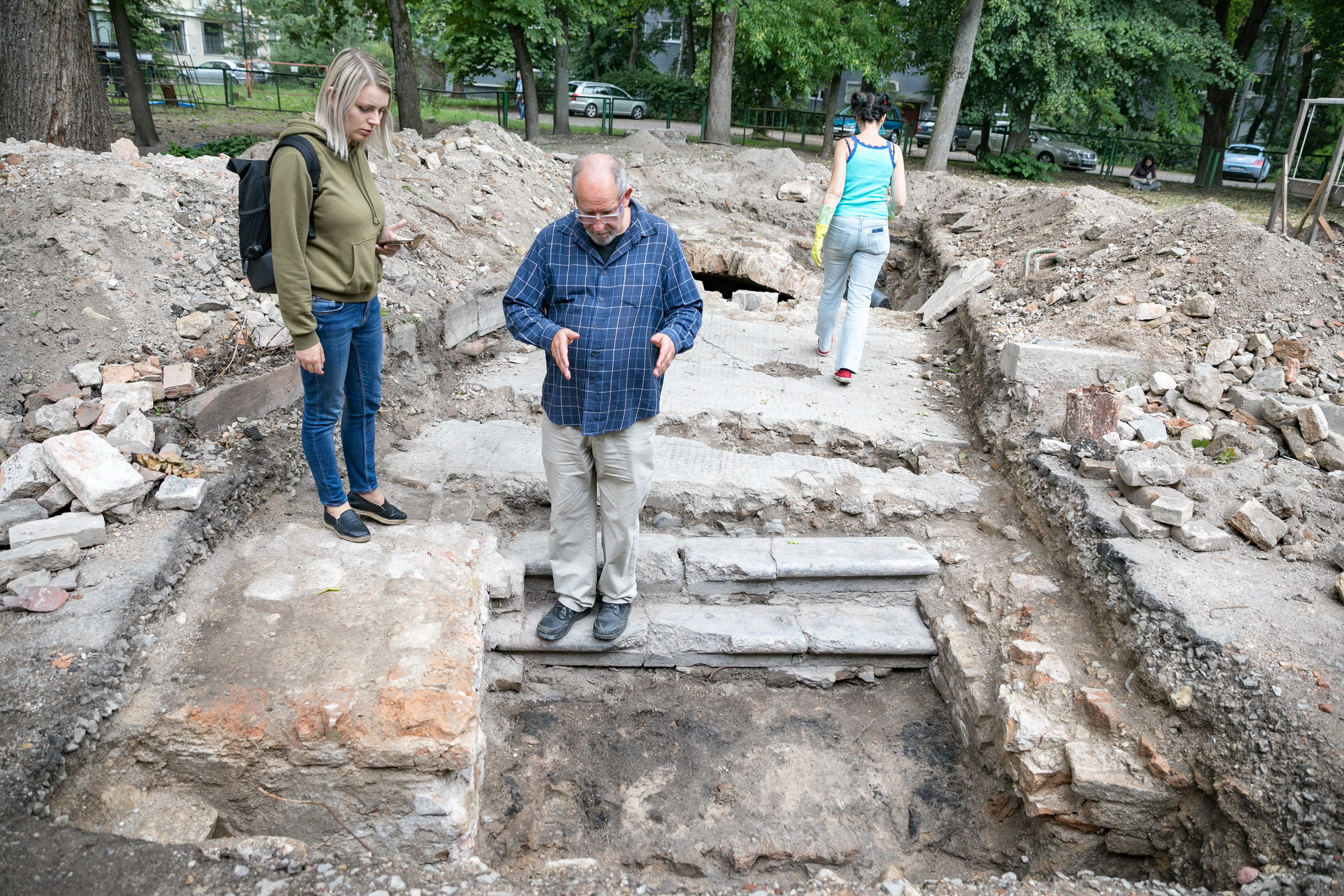 While excavating the premises of the Great Synagogue of Vilna in Vilnius Old Town, archaeologists have unveiled two out of four pillars that were surrounding the pulpit  (Credit: Vilnius City Municipality.)