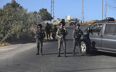 Israeli troops have set up